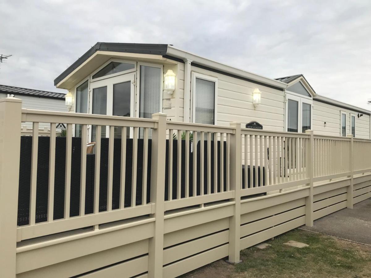 Hot Tub Accommodation North Wales Caravan Rhyl Eksteriør bilde