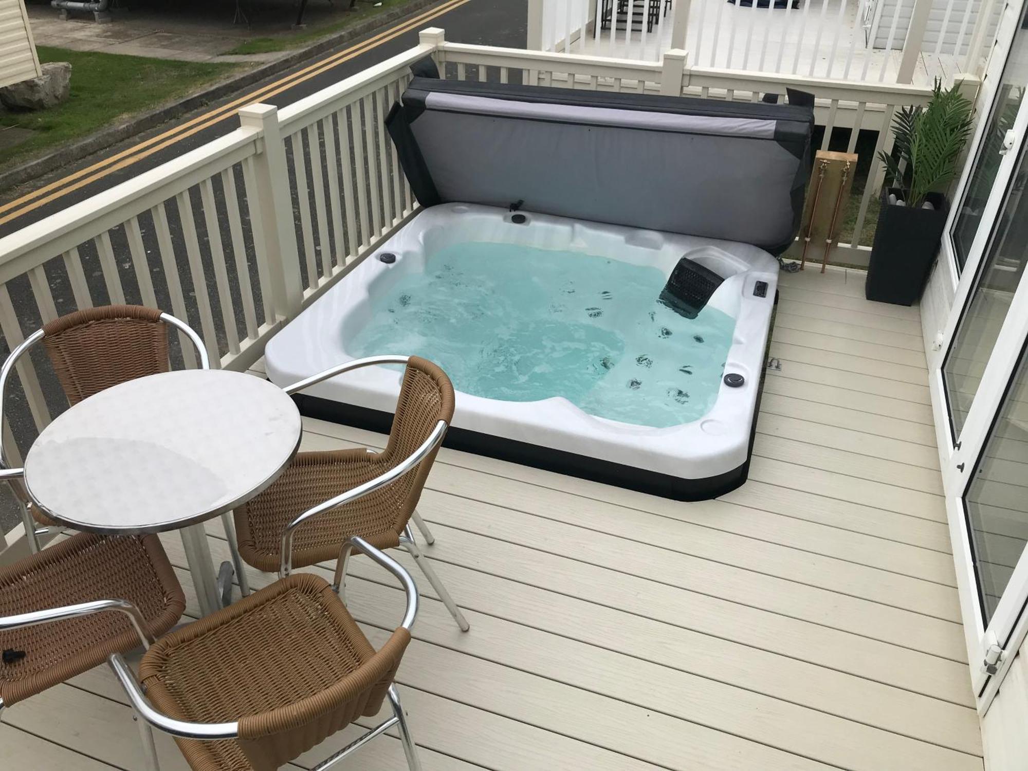Hot Tub Accommodation North Wales Caravan Rhyl Eksteriør bilde